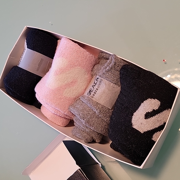 KEAZA SOCKS. Initialed "S" a - Picture 5 of 6